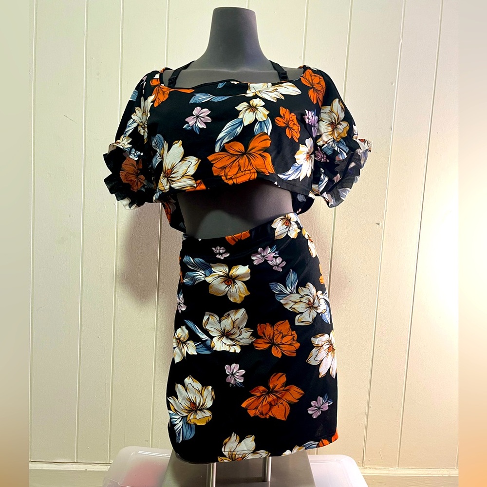 SHEIN Curve Plus Size 3XL (18) Floral Print Flounce Sleeve Crop Top & Skirt Set